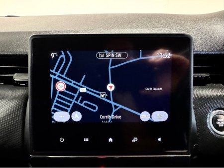 2020 Renault Clio 1.0 ICONIC TCE 100PS 5DR €12,990 thumbnail