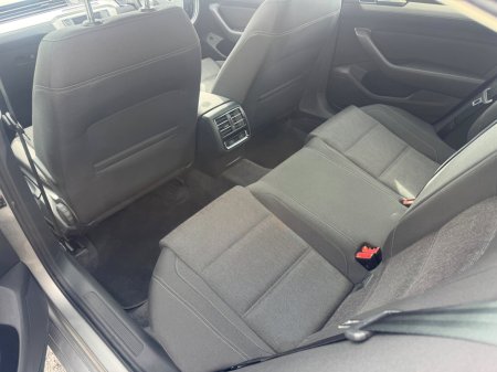 2015 Volkswagen Passat - thumbnail 11