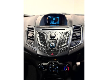 2014 Ford Fiesta ZETEC 1.25 60PS M5 4DR MCA €8,990 thumbnail