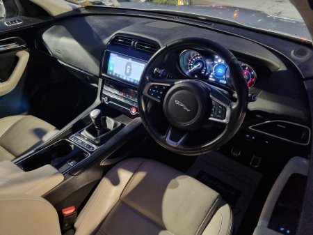2019 Jaguar F-Pace - thumbnail 7