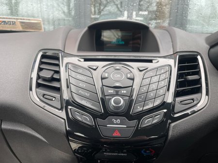 2015 Ford Fiesta - thumbnail 12