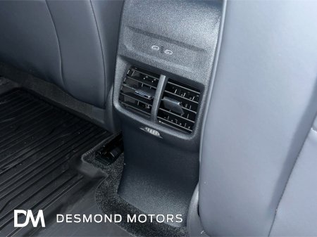 2025 Ford Explorer PREMIUM EV AWD €43,250 thumbnail