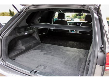 2021 Volkswagen Touareg - thumbnail 30