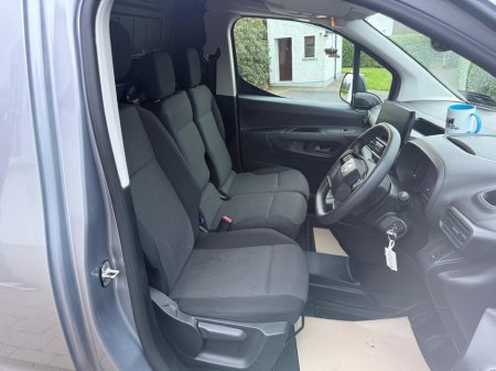 2024 Opel Combo SPORT L1H1-1.5 100PS D-6SP NO VAT! €23,450 thumbnail