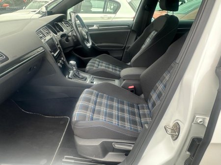 2015 Volkswagen Golf - thumbnail 14