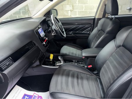 2019 Mitsubishi Outlander - thumbnail 9