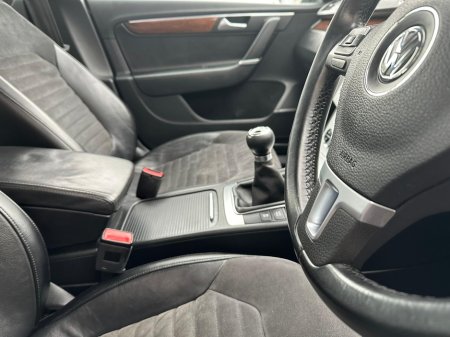 2012 Volkswagen Passat - thumbnail 17