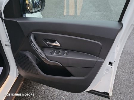 2019 Dacia Duster COMFORT BLUE DCI 115 MY 4DR €14,995 thumbnail