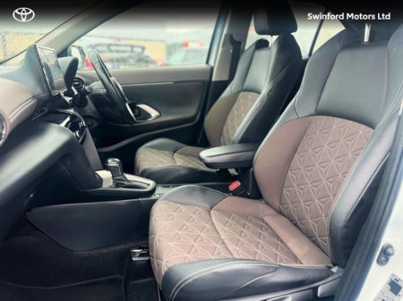 2022 Toyota Yaris Cross - thumbnail 7