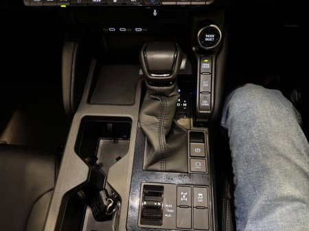 2025 Toyota Landcruiser - thumbnail 19