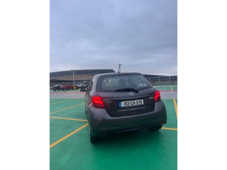 2015 Toyota Yaris 1.0 VVT-i 3Dr Luna €11,950 thumbnail