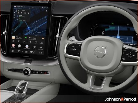 2026 Volvo XC60 T6 350 AWD PHEV Ultra Bright - Onyx Black Metallic €85,295 thumbnail