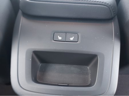 2024 Volvo XC60 T6 PHEV PLUS BRIGHT AWD 5 €59,950 thumbnail