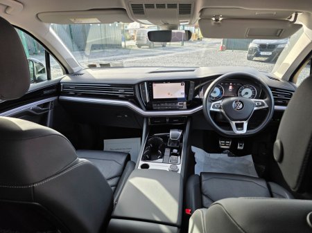 2020 Volkswagen Touareg 3.0TDI 286HP V6 4M DSG Design €39,950 thumbnail