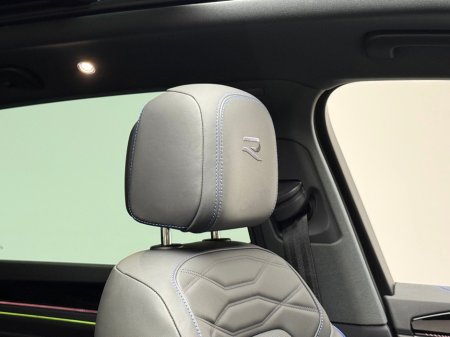 2025 Volkswagen Touareg - thumbnail 17