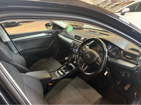 2017 Skoda Superb - thumbnail 2