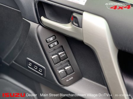 2022 Toyota Landcruiser PRADO 4x4 BOSS thumbnail