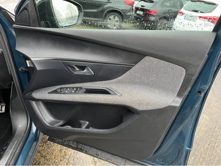 2024 Peugeot 3008 ACTIVE AUTOMATIC PETROL PLUG-IN HYBRID 1.6 //REVERSE CAMERA// €31,950 thumbnail