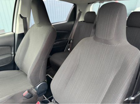 2019 Toyota Yaris - thumbnail 46