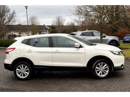 2017 Nissan Qashqai 1.5 DCI ACENTA SMART V VISION 110PS 5DR €8,950 thumbnail
