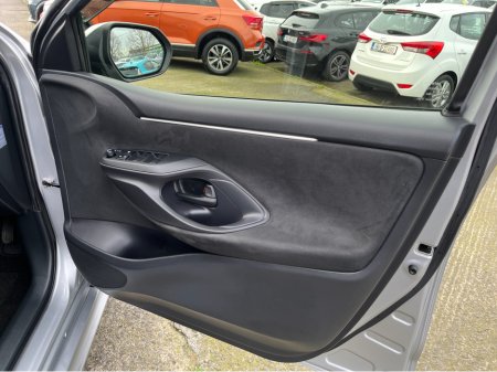 2022 Toyota Yaris - thumbnail 12