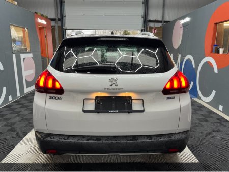 2017 Peugeot 2008 - thumbnail 3