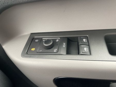 2025 Volkswagen ID.Buzz  €66,975 thumbnail