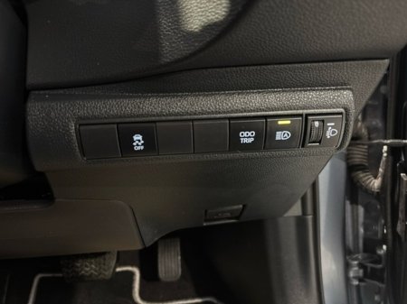 2025 Toyota Corolla SALOON LUNA HYBRID AUTO €31,750 thumbnail