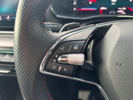 2022 Skoda Octavia vRS 2.0TDi DSG ESTATE 200HP €35,990 thumbnail