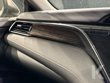 2020 Toyota Camry - thumbnail 22