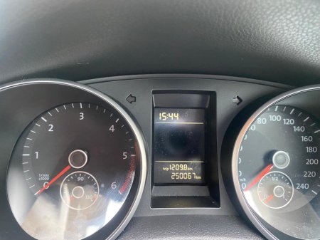 2010 Volkswagen Golf - thumbnail 3