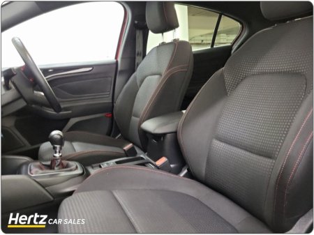 2023 Ford Focus - thumbnail 5