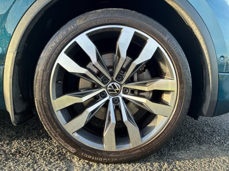 2022 Volkswagen Tiguan R-LINE 1.4 TSI PHEV 2 245HP 5DR thumbnail