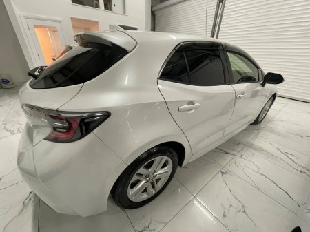 2020 Toyota Corolla 1.8 Hybrid Luna Sport Hatchback €18,995 thumbnail