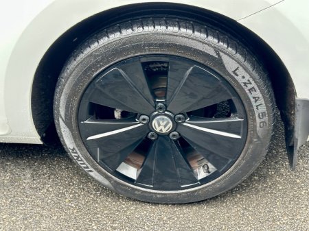 2016 Volkswagen Beetle - thumbnail 16