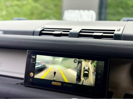 2023 Land Rover Defender 90 3.0 D HARD TOP SE 2 €67,950 thumbnail