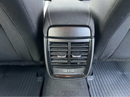 2025 Skoda Kamiq SEL Petrol 1.0 TSI 115HP €27,995 thumbnail