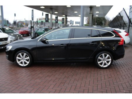2016 Volvo V60 2.0D4 SE LUXURY EDITION  5DR ESTATE AUTOMATIC // HUGE SPEC // 122,000KM'S /IMMACUALTE CONDITION // BUY WITH CONFIDENCE AA AND SIMI APPROVED DEALER 2025 // FINANCE ARRANGED // ALL TRADE INS WELCOME // €15,950 thumbnail