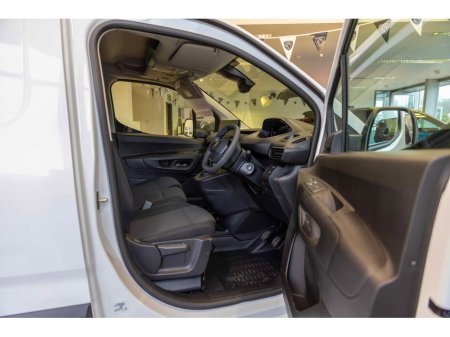 2026 Peugeot Partner PRE REG OFFER - PARTNER PRO PLUS1.5 HDI 100 65 €22,450 thumbnail