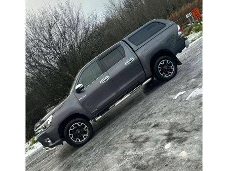 2017 Toyota Hilux  thumbnail