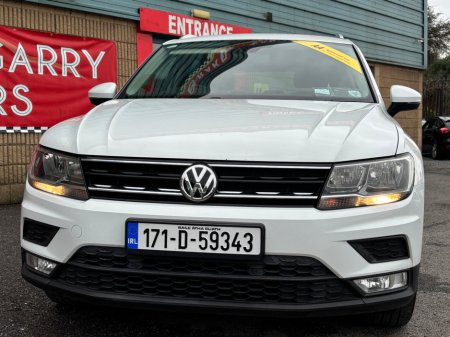 2017 Volkswagen Tiguan - thumbnail 3