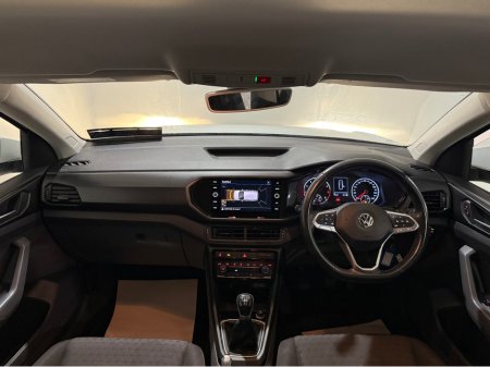 2021 Volkswagen T-Cross 1.0 TSI MANUAL 5SPEED 95BHP 5DR €19,950 thumbnail