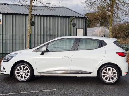 2019 Renault Clio 2019 RENAULT CLIO 1.0L NCT&TAXED FOR 1YR! €9,990 thumbnail