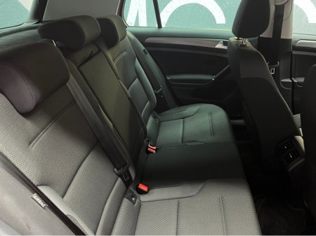 2018 Volkswagen Golf €17950! 2018 VOLKSWAGEN GOLF TSI CONFORT LINE 1.2 AUTOMATIC / CRUISE CONTROL / REVERSE CAMERA / PADDLE SHIFTERS / APPLE CARPLAY  AND MORE €17,950 thumbnail