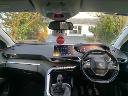 2018 Peugeot 5008 ALLURE 1.5 BLUE HDI 130 6 6.2 4DR €15,995 thumbnail