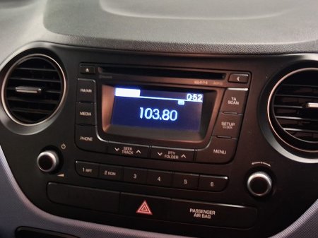 2015 Hyundai i10 - thumbnail 12