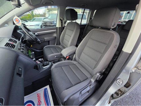 2013 Volkswagen Touran ( 132 )7 SEATER FAMLY MPV 1.4 TSI  ALLOYS  SIMI DEALER - SPECIALISING IN IMPORTS OF GERMAN AUTOMATIC HI SPEC CARS €9,950 thumbnail