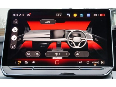 2025 Volkswagen Golf Edition 75 2.0TDI 116HP *PARK ASSIST, ANDROID AUTO/APPLE CARPLAY & MUCH MORE!* €35,995 thumbnail