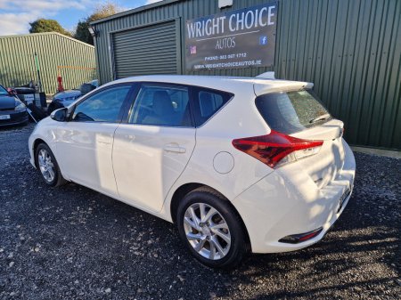 2016 Toyota Auris - thumbnail 8