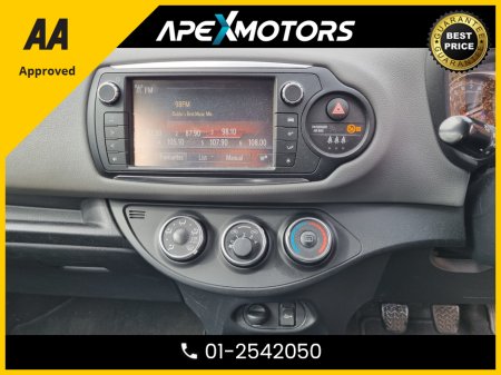 2017 Toyota Yaris - thumbnail 19